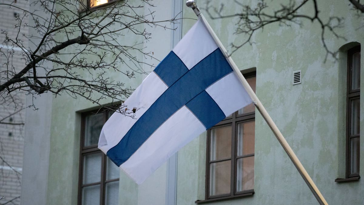 Kalenteriin lisätään liputuspäivät Suomen luonnon sekä Miina Sillanpään ja  kansalaisvaikuttamisen kunniaksi