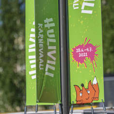 Hulivilikarnevaalien kyltti Mikkelissä