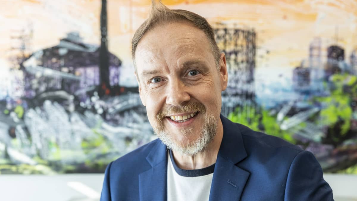 Kuvassa Jari Peltomäki seiskan päätoimittaja