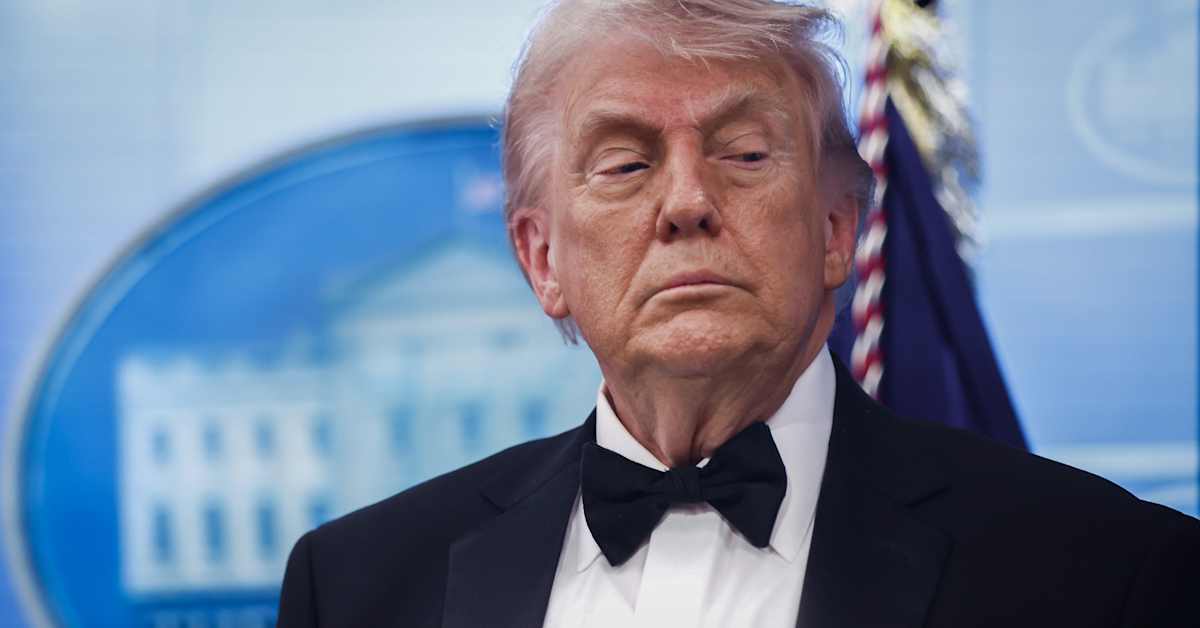 Yhdysvallat aikoo tuottaa passeja, joissa on kuva Trumpin naamasta