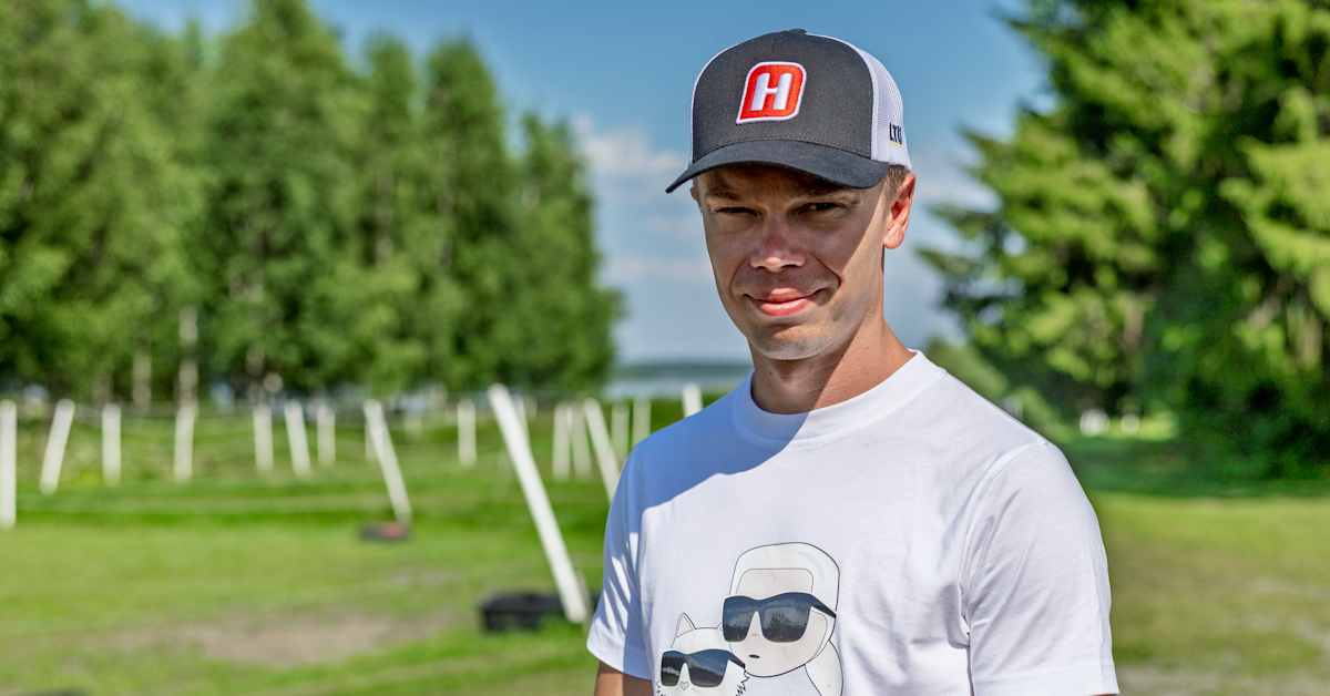 Santtu Raitala jäi viimeiseksi raviohjastajien MM-kilpailuissa – palaa jo huomiseksi kotimaan raviradoille