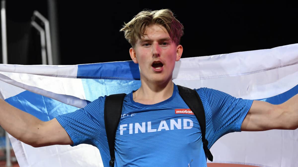 Topi Parviaiselle nuorten EM-kulta – keihäänheiton maailmanmestari Aki  Parviaisen veljenpoika paransi ennätystään liki kymmenen metriä