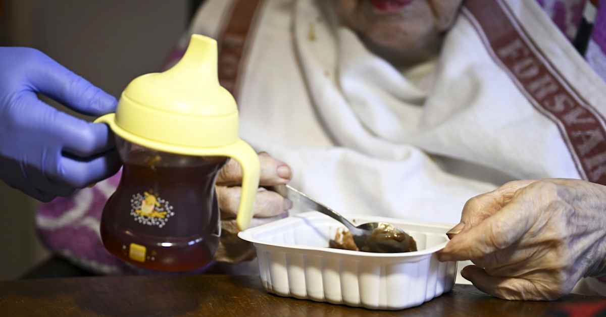 Vain noin puolet iäkkäistä asiakkaista tyytyväisiä saamaansa kotihoitoon