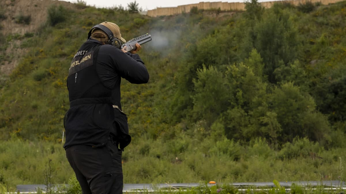 Haulikkoammuntaa Rajamäen ampumaradalla
