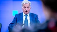 Sauli Niinistö TV-studiossa.