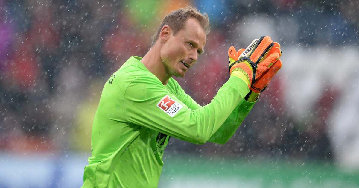 Entinen huippumaalivahti Alexander Manninger kuoli liikenneonnettomuudessa