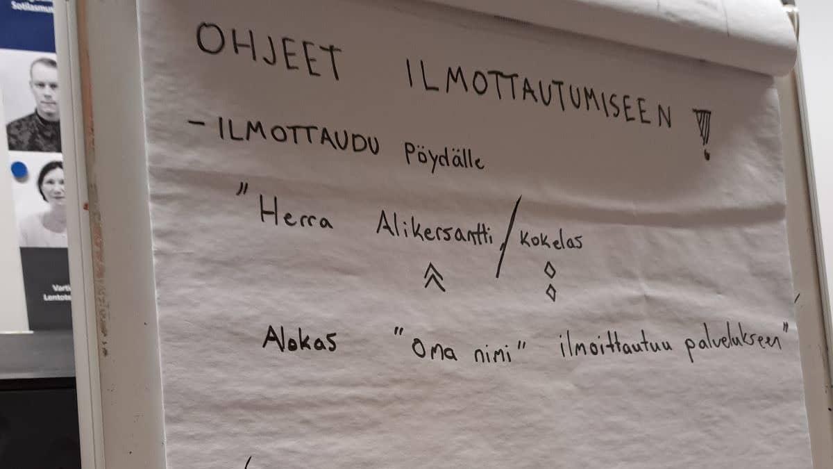 Ohjetaulu armeijan palvelukseen ilmoittautumiseen.