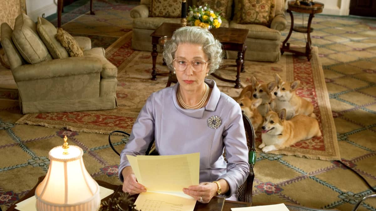Helen Mirren näyttelee kuningatar Elisabetia.