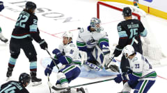 NHL-joukkue Seattle Kraken yrittää tehdä maalia.