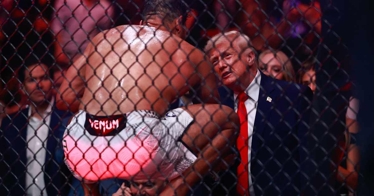 Presidentti Trump istui UFC-vapaaottelussa, kun varapresidentti Vance neuvotteli Iranin kanssa