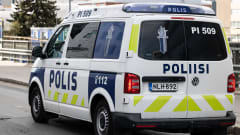 Pysäköity poliisiauto.
