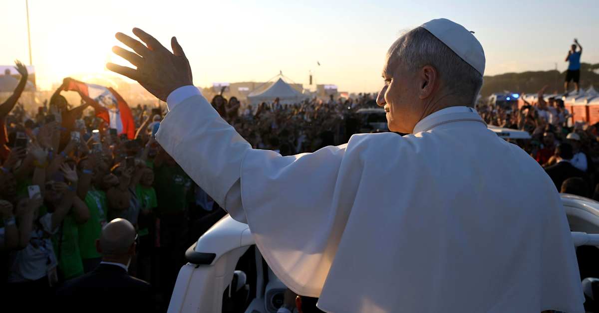 Pope Francis Receives Rock Star Welcome at Catholic Youth Festival
