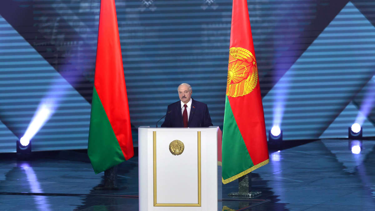 Valko-Venäjän presidentti Aljaksandr Lukašenka piti puheen parlamentille Minskissä 4. elokuuta 2020. 