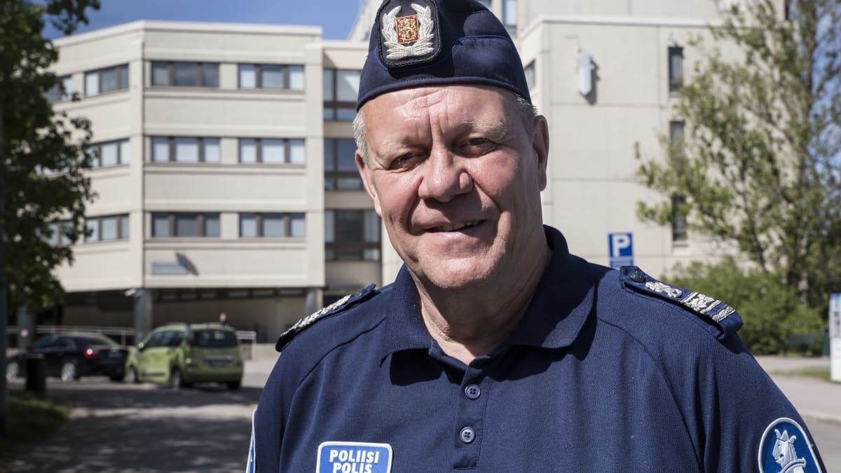 ylikomisario Heikki Porola, Helsingin poliisi, henkilökuva