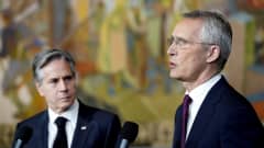 NATO:n pääsihteeri Jens Stoltenberg ja Yhdysvaltain ulkoministeri Antony Blinken mediatilaisuudessa.