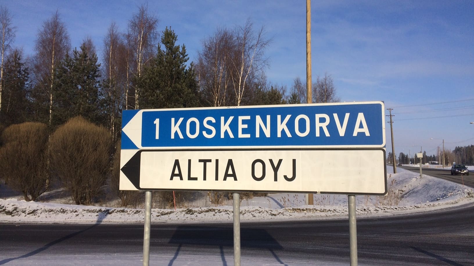 Kyltti opastaa Altian tehtaalle Koskenkorvalla Ilmajoella.