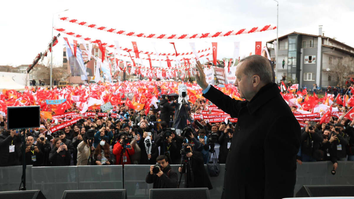 Presidentti Erdogan on aloittanut vaalikampanjansa.