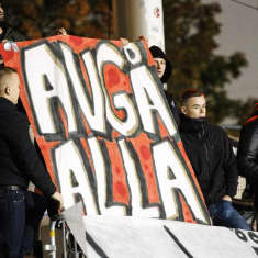 HIFK:n kannattajat antoivat mielipiteensä ottelussa Ilvestä vastaan.