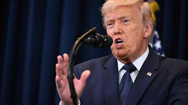 Trump puhui toimittajille Doralin golfklubillaan Floridassa.