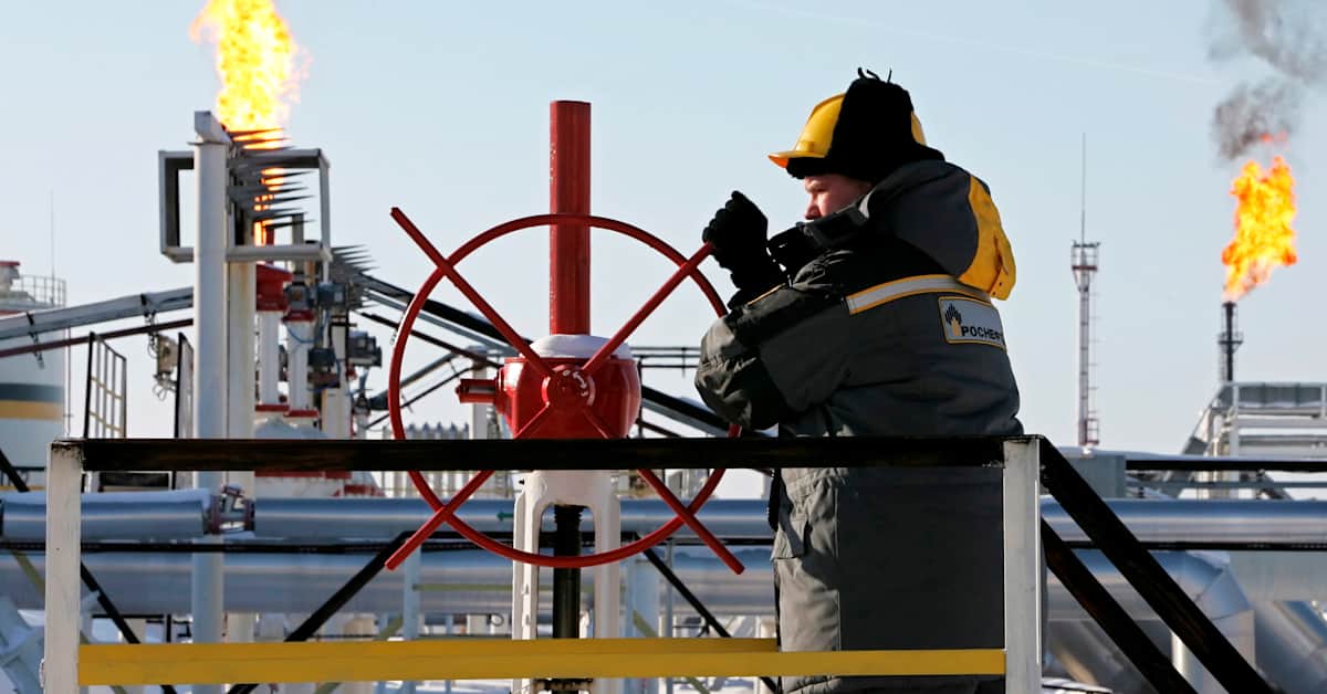 Снижение цен на сырую нефть съедает военный бюджет России – экономика пока держится