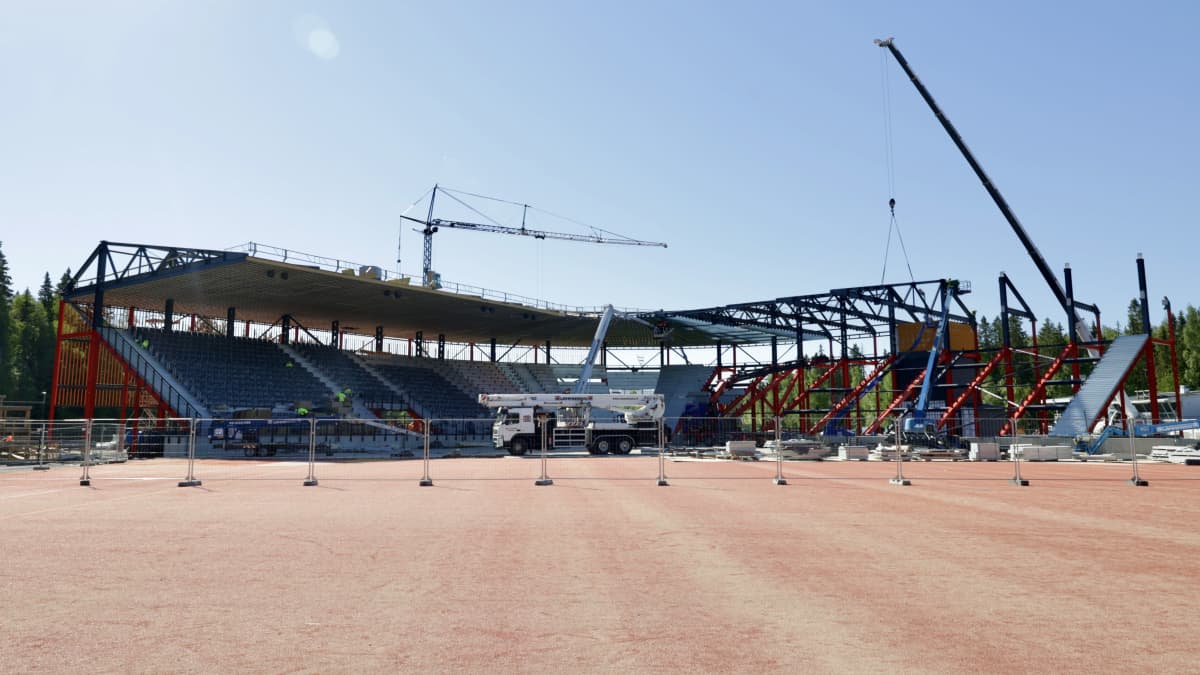Manse PP:n pesäpallojoukkueen rakentuva stadion.