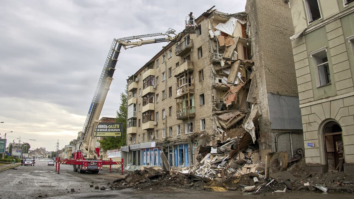 Venäläinen ohjus teki tuhoa Harkovassa alkuviikolla osuttuaan kerrostaloon.