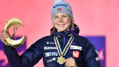 Maren Lundby voitti MM-kultaa Oberstdorfin suurmäessä.