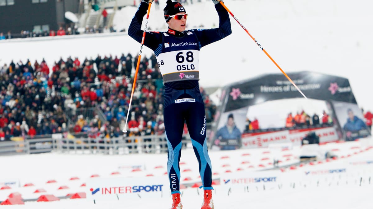 Maastohiihtäjä Matti Heikkinen saapui maaliin voittajana vuonna 2011 MM-kisoissa Oslossa