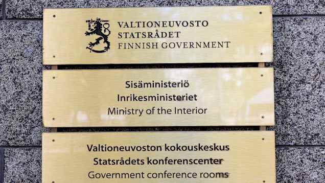 Sisäministeriön ulkokyltti.