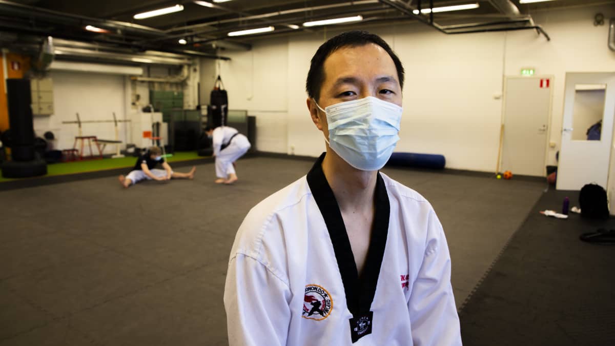Taekwondo pääopetaja  Inkwon Hwang.