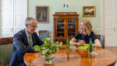 Suomen Viron-suurlähettiläs Timo Kantola ja Viron pääministeri Kaja Kallas.