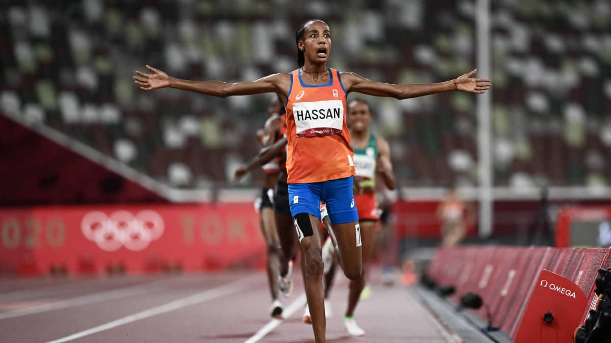 Siffan Hassan vinner ett 5000-meterslopp.