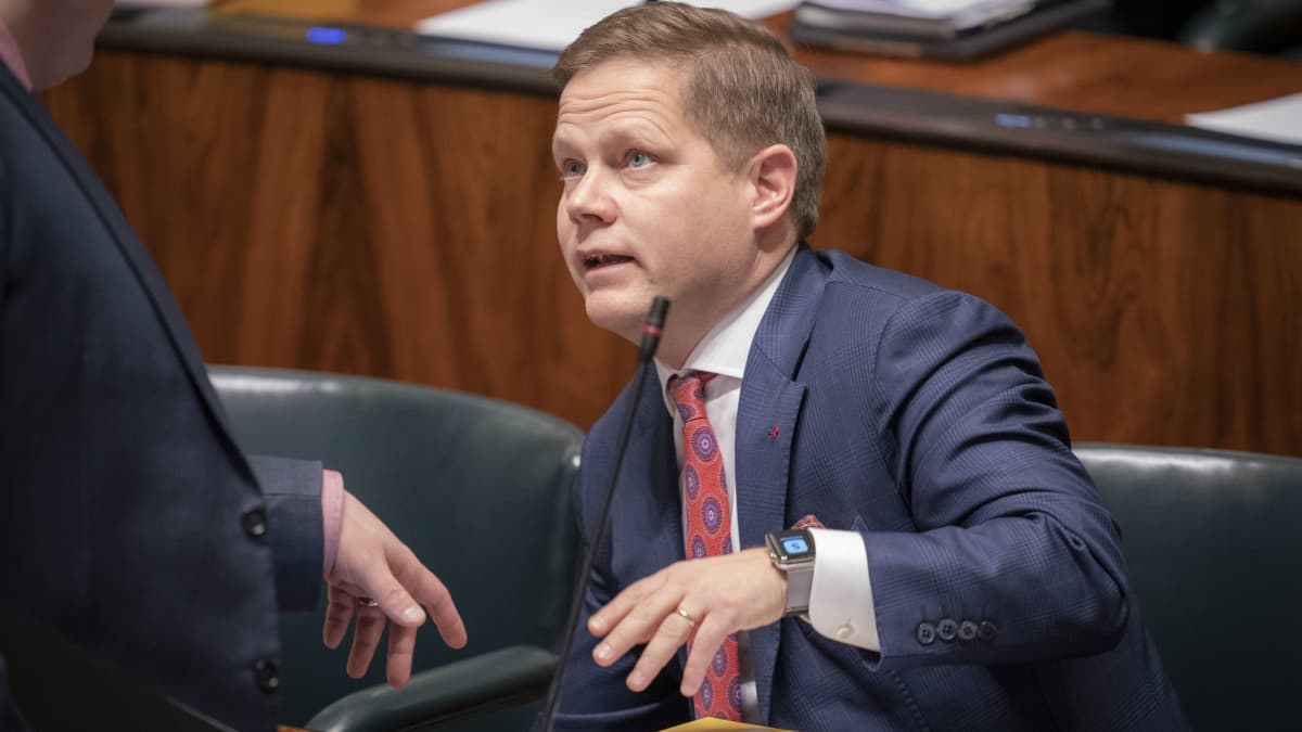 Markus Lohi eduskunnassa 23.10.2019