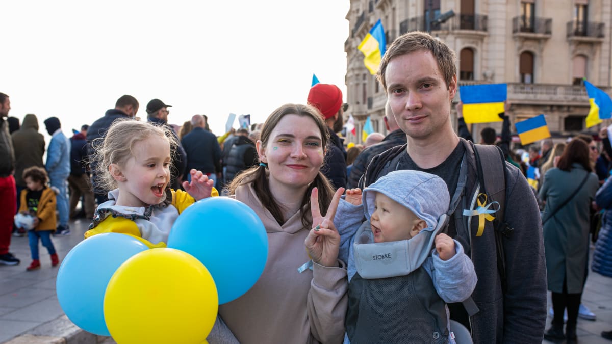 Margarita Bulatova perheineen osallistui sodanvastaiseen mielenosoitukseen. 