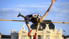 Marija Lasitskene hyppää Sveitsissä Timanttiliigassa 205.
