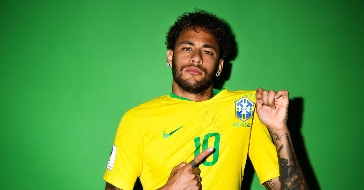 Jalkapallomahti Brasilia saapui MM-kisoihin, kun maan tilanne on tulenarka – ”Äärioikeisto kidnappasi pelipaidan, joka kuului ennen koko kansalle”