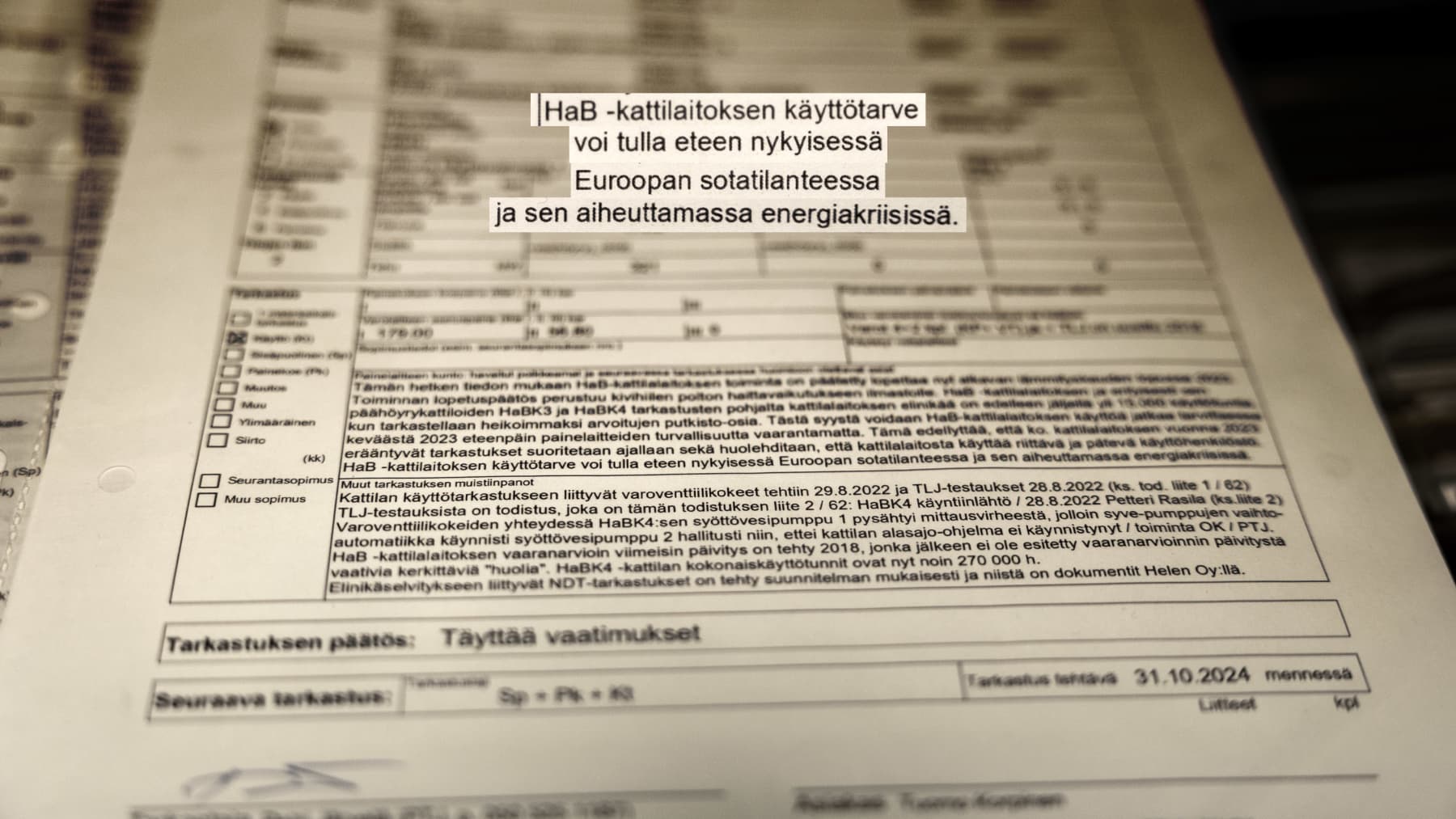 Tarkastusasiakirja, jonka päälle on kuvanmuokkauksella kopioitu teksti: "HaB -kattilalaitoksen käyttötarve voi tulla eteen nykyisessä Euroopan sotatilanteessa ja sen aiheuttamassa energiakriisissä".