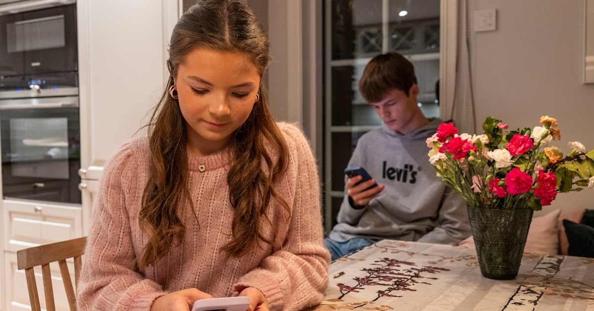 Norway to Ban Social Media for Under-15s: Concerns & Reactions