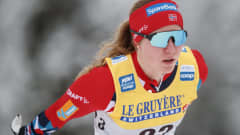 Helene Marie Fossesholm hiihtää Rukan maailmancupissa 2022.