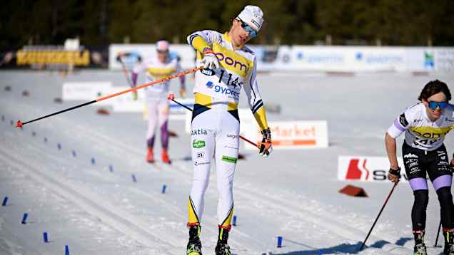 Alexander Ståhlberg firar över mållinjen.
