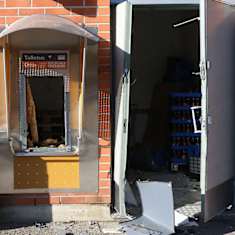 Räjäytetty pankkiautomaatti Vaalassa. 