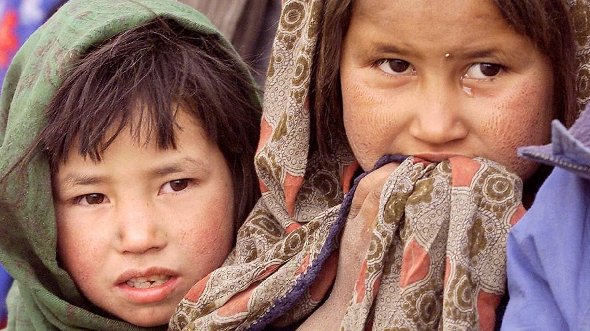 Naisten ja tyttöjen asema oli erittäin heikko, kun Taliban hallitsi Afganistania 1990-luvun lopussa. 