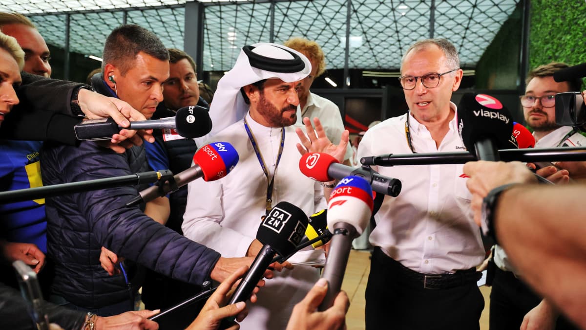 Mohammed Bin Sulayem och Stefano Domenicali möter pressen.