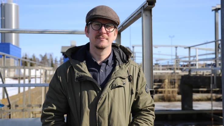 Joona Mielonen Kymen Veden jätevedenpuhdistamolla Mussalossa Kotkassa.