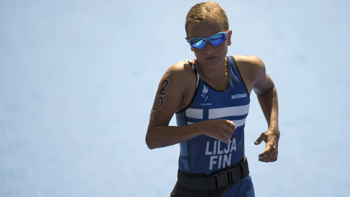 Liisa Lilja kuvattuna Rion paralympialaisten triathlonissa 2016.