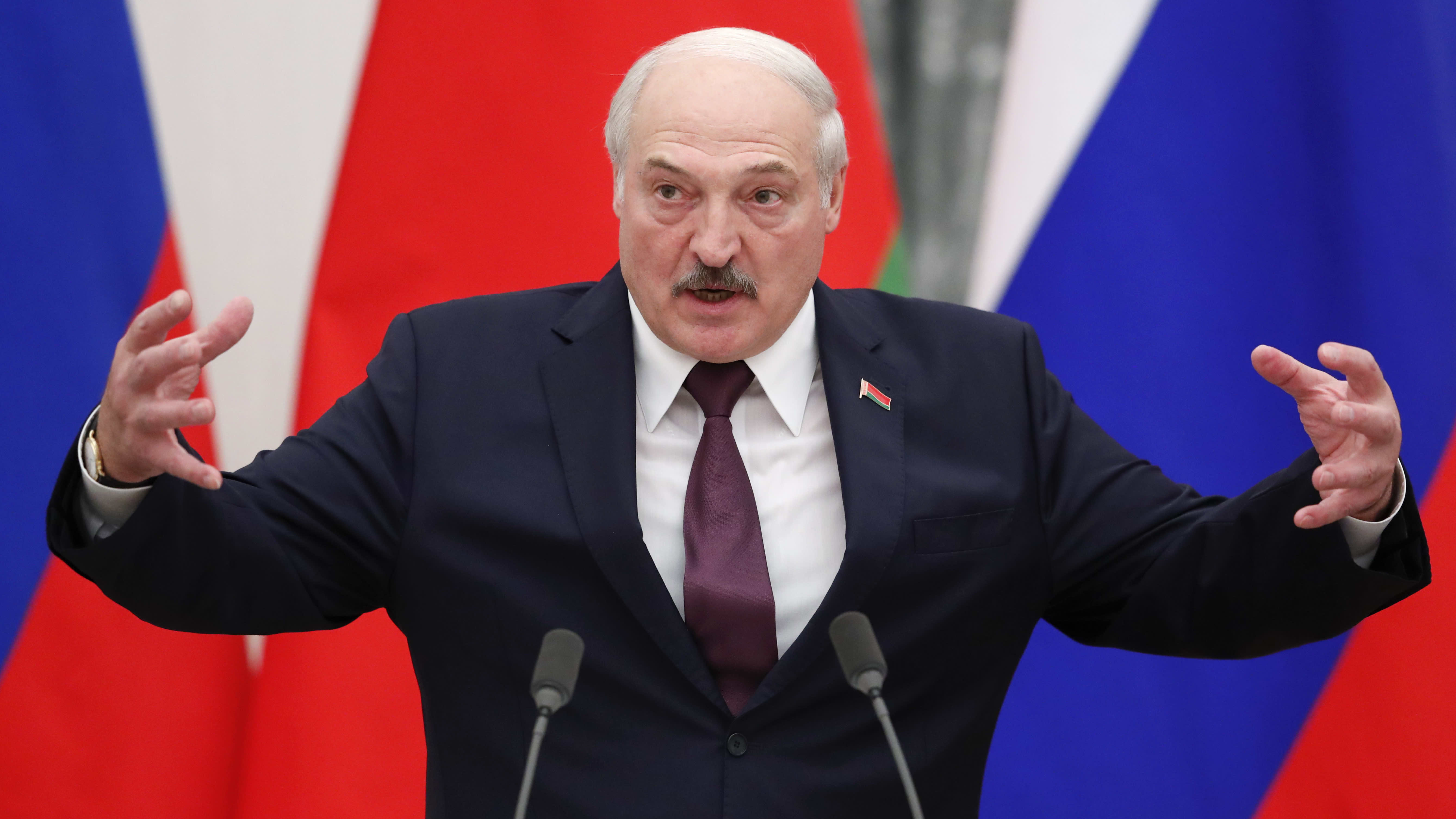 Valko-Venäjän johtaja Aljaksandr Lukašenka uhkailee EU:ta vastatoimilla. Kuva syyskuulta 2021.