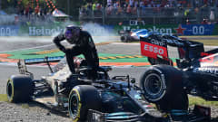 Hamilton ja Verstappen ajoivat ulos Monzan radalla.