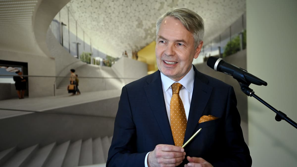 Nato-kynästä tarjottiin tuhat euroa, mutta nyt se päätyi museoon – Pekka  Haavisto: 