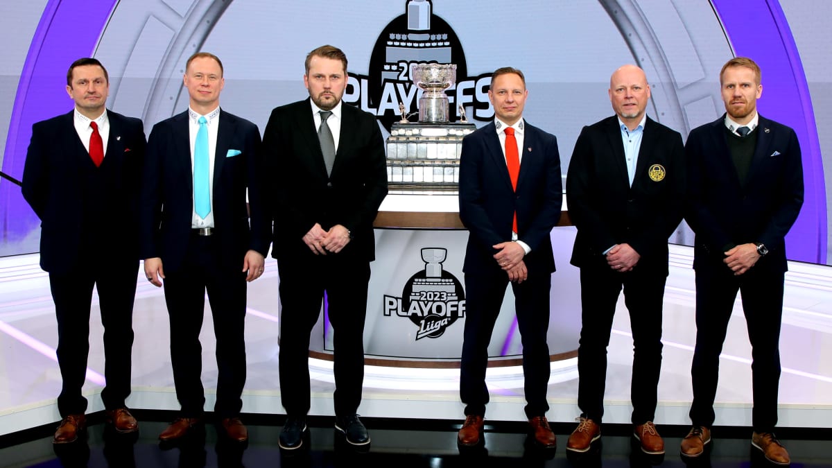 SM-liigan playoffs-info 13.3.2023. Kuvassa vasemmalta Ville Peltonen, Tommi Niemelä, Antti Pennanen, Jussi Tapola, Marko Virtanen ja Tommi Miettinen.