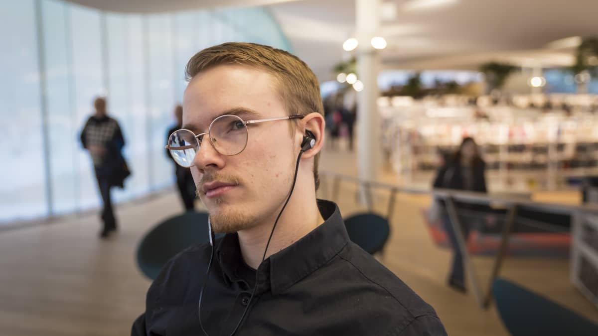 Äänikirjojen suosio on räjähtänyt käsiin. Niitä lainattiin Helmet-kirjastoverkossa viime vuonna yli kaksi kertaa edellisvuotta enemmän.